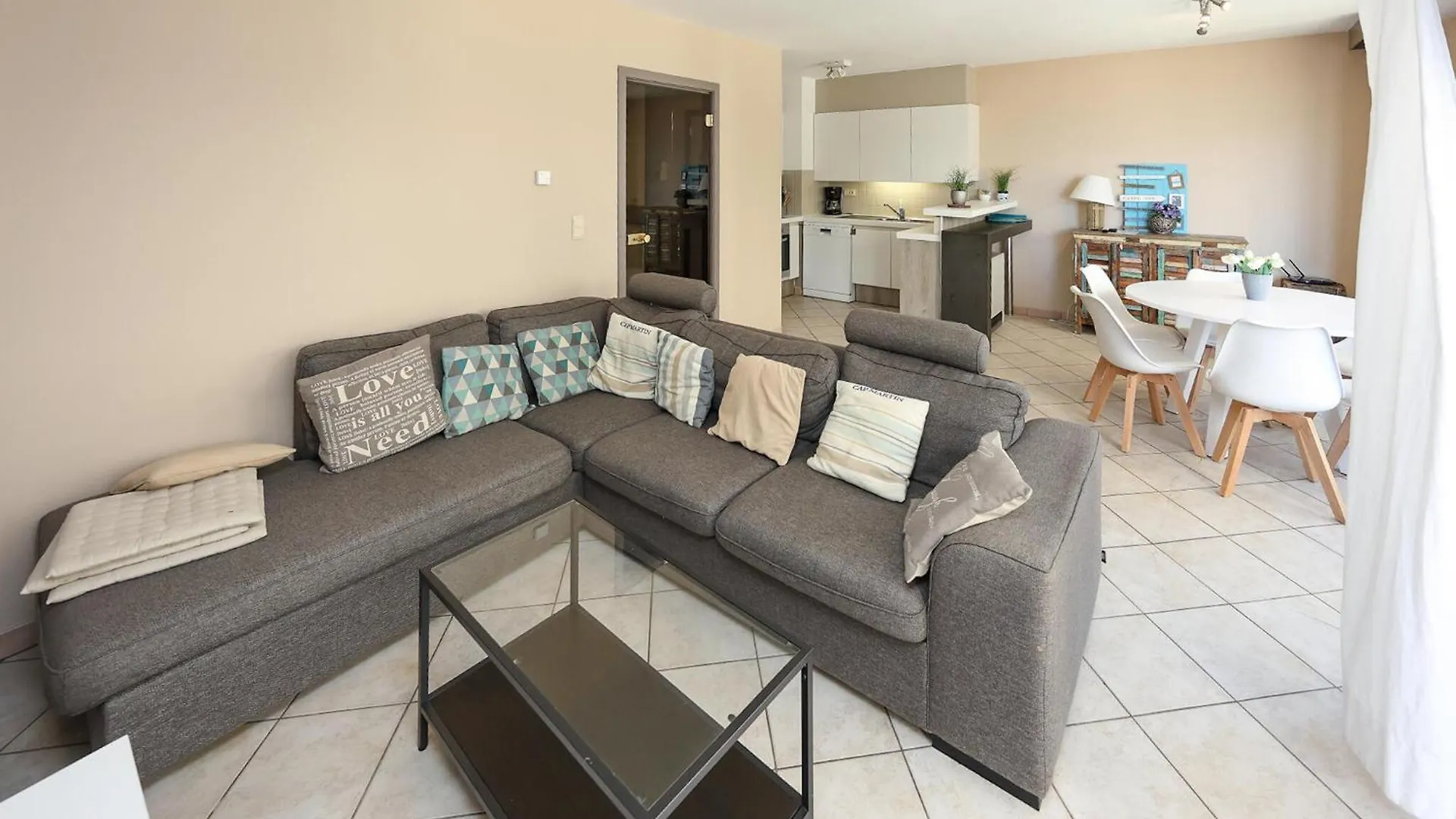 Residentie Xavier Ref, 80 Apartment Ostend Belgium